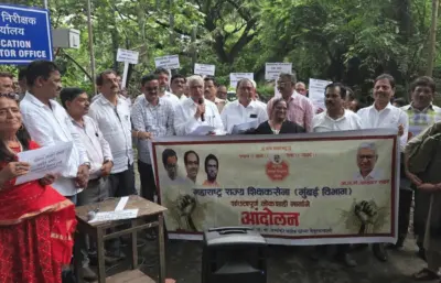 मध्यान्ह भोजन देणाऱ्या शाळेतील मुख्याध्यापकांना परवाना काढण्याचा आदेश रद्द करा, शिक्षक सेनेचे शिक्षण निरीक्षक कार्यालयावर आंदोलन
