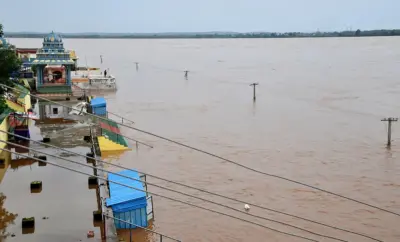 భద్రాచలం వద్ద శాంతిస్తున్న గోదావరి