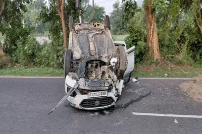 Jamtara News : NH-419 पर पेड़ से टकराकर पलटी कार, 7 घायल