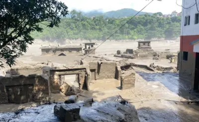 نیپال میں تباہ کن سیلاب سے ہلاکتوں کی تعداد 270 تک پہنچ گئی