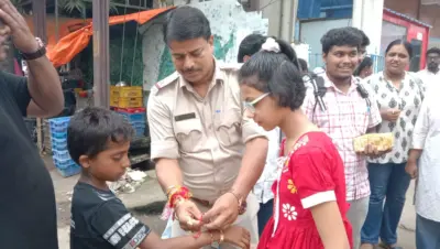 সম্প্রীতির বন্ধনের বার্তা নব বারাকপুর থানার পুলিশের