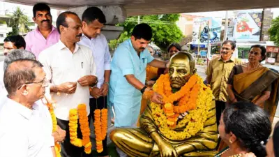 ಮಂಗಳೂರಿನ ನಾರಾಯಣಗುರು ವೃತ್ತದಲ್ಲಿ ಬಿಜೆಪಿಯಿಂದ ಗುರು ಜಯಂತಿ ಆಚರಣೆ: ಶಾಸಕ ವೇದವ್ಯಾಸ ಕಾಮತ್ ನೇತೃತ್ವದಲ್ಲಿ ಪುಷ್ಪನಮನ