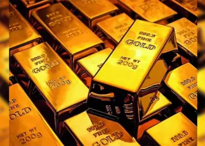 Gold declines Rs 2,500 to Rs 1.6 lakh/10g amid fresh US-Iran tensions