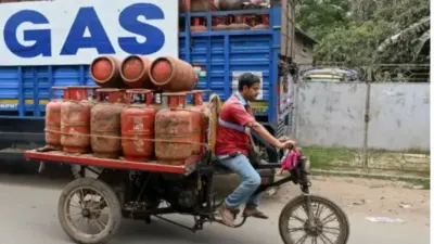 ಗ್ಯಾಸ್ ಗ್ರಾಹಕರ ಗಮನಕ್ಕೆ: ಇ-ಕೆವೈಸಿ ಪೂರ್ಣಗೊಳಿಸಲು ಆಗಸ್ಟ್31 ಕೊನೆ ದಿನ; ಸಂಪರ್ಕ ರದ್ದಾಗದಿದ್ದರೂ ಸ್ಥಗಿತಗೊಳ್ಳಲಿದೆ ಸಬ್ಸಿಡಿ ಹಾಗೂ ಸಿಲಿಂಡರ್ ಬುಕಿಂಗ್!