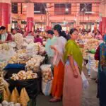 मणिपूरच्या धगीचे 'इमा कैथेल' महिला बाजाराला चटके