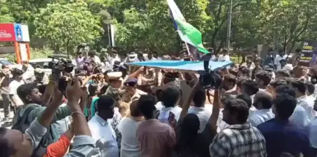 వీధి వ్యాపారుల నిరసన ర్యాలీలో భూమన అభినయ్ రెడ్డి అరెస్ట్!