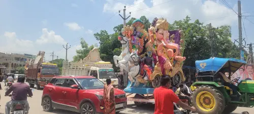 కొనసాగుతున్న గణేష్ నిమజ్జనాలు