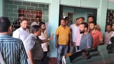 ডি.ডব্লিউ.এস -এর কার্যালয়ে তালা ঝুলিয়ে দিলেন ঠিকেদাররা