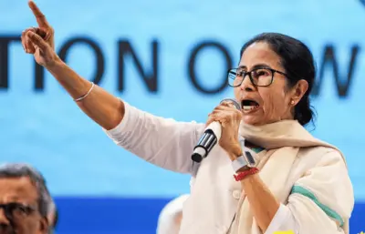 "गद्दारांनो, थेट भाजपमध्ये प्रवेश करा आणि मग.", ममता बॅनर्जी यांचे TMC च्या बंडखोर गटाला खुलं आव्हान; भाजपवरही निशाणा