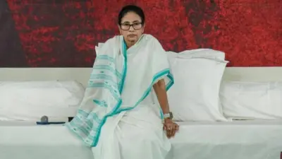 Mamata Banerjee : మమతా బెనర్జీకి బిగ్ షాక్.. 60 మంది MLAలు డుమ్మా!