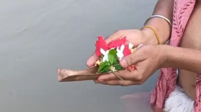 মহালয়ায় পিতৃস্মরণ, তর্পণে মুখর হাওড়ার ঘাট-দেবীপক্ষের আগমনে উৎসবের আবহ আগরতলায়