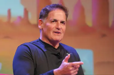 Mark Cuban Spends 'Most' of His Time Using This Decades-Old Communication Method. Here's Why He Prefers It.