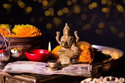 ପୂଜା ଘରେ ଭୁଲରେ ମଧ୍ୟ ରଖନ୍ତୁ ନାହିଁ ମାତା ଲକ୍ଷ୍ମୀଙ୍କର ଏମିତି ମୂର୍ତ୍ତି, ଲାଭ ବଦଳରେ ହେବ କ୍ଷତି