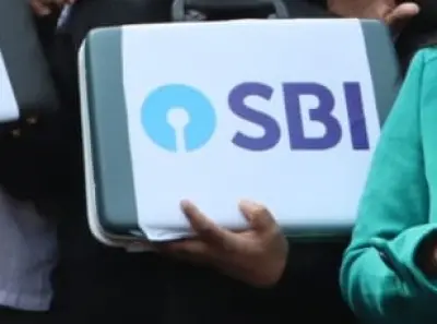 एसबीआयच्या खात्यातून चारवेळा मोफत पैसे काढा!
