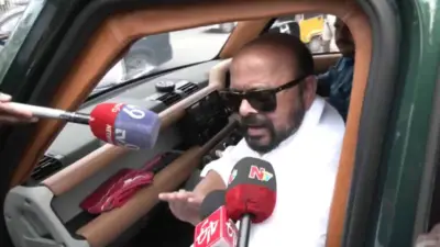 کونڈا سریکھا کے شوہر نے تادیبی تنازعہ کے درمیان ڈپٹی چیف منسٹر بھٹی سے ملاقات کی۔