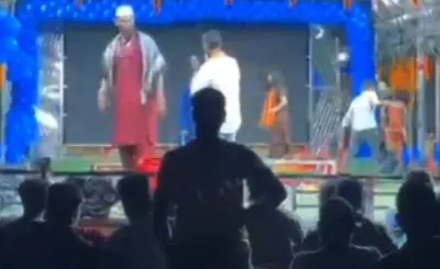 ଯାତ୍ରା ମଞ୍ଚରେ ଉଡ଼ିଲା ଚେୟାର