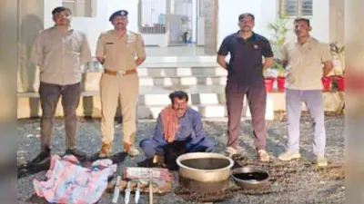 લાખાવાંઢની સીમમાં ગૌવંશ હત્યા : એક શખ્સ ઝડપાયો : ત્રણ નાસી છૂટયા