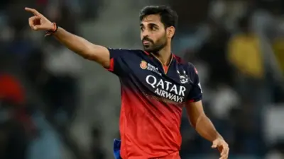 చరిత్ర సృష్టించిన భువనేశ్వర్ కుమార్