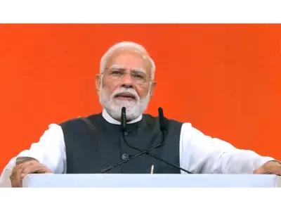 देशासमोर सत्ता, पद, प्रतिष्ठा काहीही मोठे नाही!