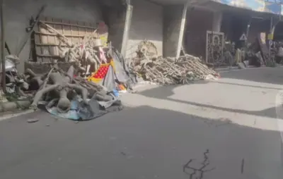 হাওড়ার মন্দিরতলায় রাতের অন্ধকারে একাধিক অসম্পূর্ণ প্রতিমা ভাঙচুর