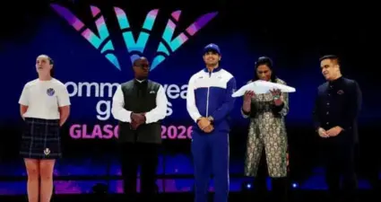 2030ലേക്ക് ഔദ്യോഗിക കൗണ്ട്ഡൗണ് തുടങ്ങി; ഗ്ലാസ്ഗോയില് നിന്ന് അഹമ്മദാബാദിലേക്ക്; കോമണ്വെല്ത്ത് ഗെയിംസ് പതാക കൈമാറി; ഇന്ത്യയ്ക്കായി ഏറ്റുവാങ്ങിയത് പി.ടി ഉഷയും നീരജ് ചോപ്രയും
