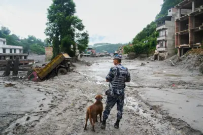 नेपाल-तिब्बत बाढ़ का तांडव: लाशों से पटे मुर्दाघर, 592 मौतों की पुष्टि; 320 भारतीय अब भी लापता, कैलाश मानसरोवर के 21 तीर्थयात्री सुरक्षित दिल्ली पहुंचे