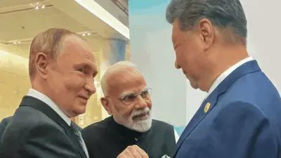 मोदींसोबत पुतिन-जिनपिंग यांची दिलखुलास भेट; शहबाज शरीफ पाहतच राहिले