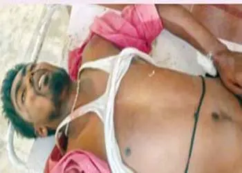 లారీ ఢీకొని ముగ్గురు కర్ణాటక వాసుల మృతి