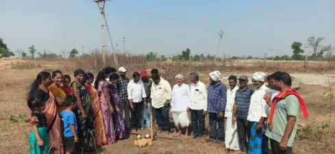 మహిళా సంఘ భవన నిర్మాణానికి భూమి పూజ