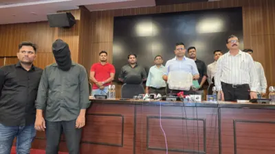 मेट्रो सिनेमाजवळ १०.६४ लाखांच्या बनावट नोटा जप्त