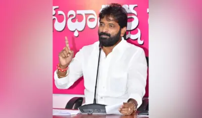 మా పాదయాత్రకు భయపడే హడావిడి సమీక్షలు!