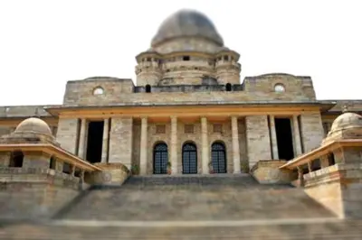 उच्च न्यायालयाजवळच महिला साक्षीदाराला धमकी