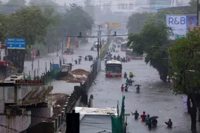 WEATHER | ಮಲೆನಾಡು-ಕರಾವಳಿಯಲ್ಲಿ ಎಡೆಬಿಡದೆ ಸುರಿಯುತ್ತಿರುವ ಮಳೆ, ಪ್ರಮುಖ ಜಿಲ್ಲೆಗಳಿಗೆ ಅಲರ್ಟ್ ಘೋಷಣೆ