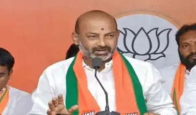 తప్పుడు ప్రచారాలు నమ్మొద్దు.. నేను తల వంచను: బండి సంజయ్
