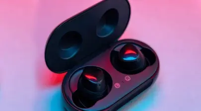 How Camera-Equipped Earbuds Could Change Future of Wearable Technology?