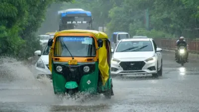 রাজ্যের ১৫ জেলায় বজ্রপাত ও ঝোড়ো হাওয়ার চরম সতর্কতা!