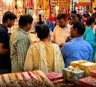 રક્ષાબંધન ધનની લહેર,મીઠાઈઓથી લઈને ઘરેણાં સુધીના બજારોમાં ખરીદીમાં તેજી,વ્યવસાય ૧૦૦ કરોડને પાર