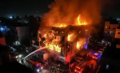 Malviya Nagar Hotel Fire। દિલ્હીના માલવીય નગરમાં ભીષણ અગ્નિકાંડ ૧૧ વિદેશીઓ સહિત ૨૧ લોકોના કરુણ મોત, ગેરકાયદે હોટલો સામે MCD ની મોટી કાર્યવાહી!