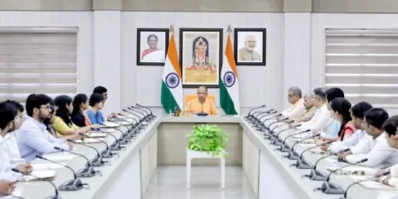 मुख्यमंत्री योगी से मिले प्रदूषण नियंत्रण बोर्ड में नवचयनित 40 अधिकारी