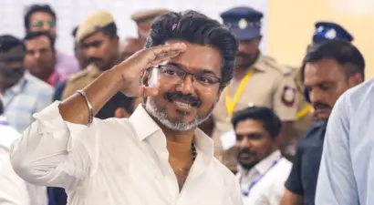 വിജയ് സര്ക്കാരിൻ്റെ കന്നി ബജറ്റ്: പെണ്കുട്ടികളുടെ വിവാഹത്തിന് ഒരു പവൻ സ്വര്ണ്ണവും പട്ടുസാരിയും; ജനപ്രിയ പ്രഖ്യാപനങ്ങളുമായി ധനമന്ത്രി