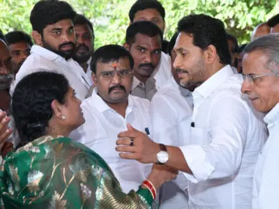 Vijaya Lakshmi's Double Shift But Clear Difference!
