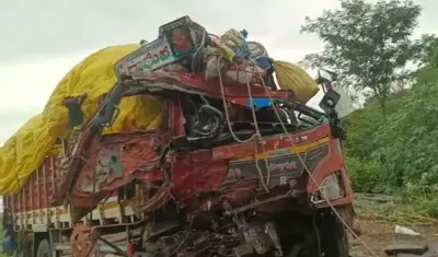 ఖమ్మం జిల్లా ఏదులాపురం వద్ద ఘోర రోడ్డుప్రమాదం