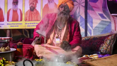 ಮಹಾಕುಂಭ ಮೇಳ: ಪ್ಲಾಸ್ಟಿಕ್ ಬಳಕೆ ತಪ್ಪಿಸಲು 'ಒಂದು ಪ್ಲೇಟ್-ಒಂದು ಬ್ಯಾಗ್' ಅಭಿಯಾನ