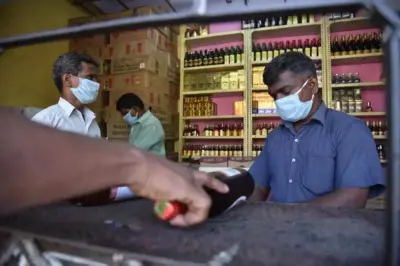 டாஸ்மாக் ஊழியர்களிடம் பேச்சுவார்த்தை நடத்தாமலேயே ஊதியம் உயர்த்தியதற்கு டாஸ்மாக் ஊழியர்கள் மாநில சம்மேளனம் கண்டனம்