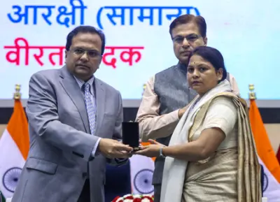 गृह सचिव गोविंद मोहन ने एसएसबी के 18 कर्मियों को सम्मानित किया