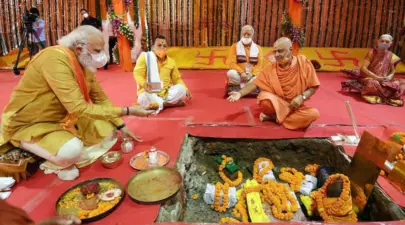 ਇਤਿਹਾਸ ਦੇ ਪੰਨਿਆਂ ਵਿੱਚ 5 ਅਗਸਤ : ਇਸ ਦਿਨੇ ਧਾਰਾ 370 ਹਟਾਈ ਗਈ ਅਤੇ ਰਾਮ ਮੰਦਰ ਦਾ ਨੀਂਹ ਪੱਥਰ ਰੱਖਿਆ ਗਿਆ