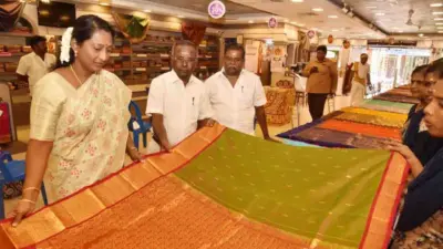 மதுரையில் கோ-ஆப்டெக்ஸ் தீபாவளி பண்டிகை சிறப்பு விற்பனை: ஆட்சியர் தொடங்கி வைப்பு!