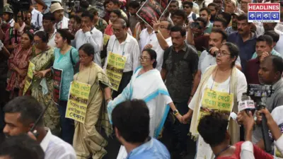 ধর্মতলায় হকার উচ্ছেদের প্রতিবাদে চেনা মেজাজে তৃণমূল সুপ্রিমো মমতা!