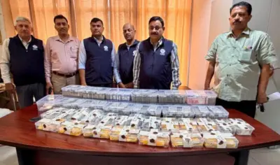 रिटायर अफसर के घर मिला 'कुबेर का खजाना',13 किलो सोना और 9 किलो चांदी देखकर उड़े होश !