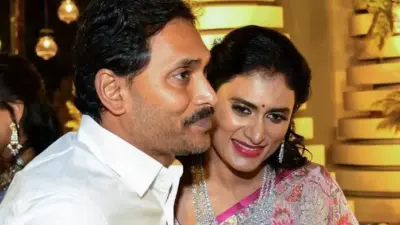 'డియర్ షర్మీ' అంటూ చెల్లికి లేఖ రాసిన జగన్